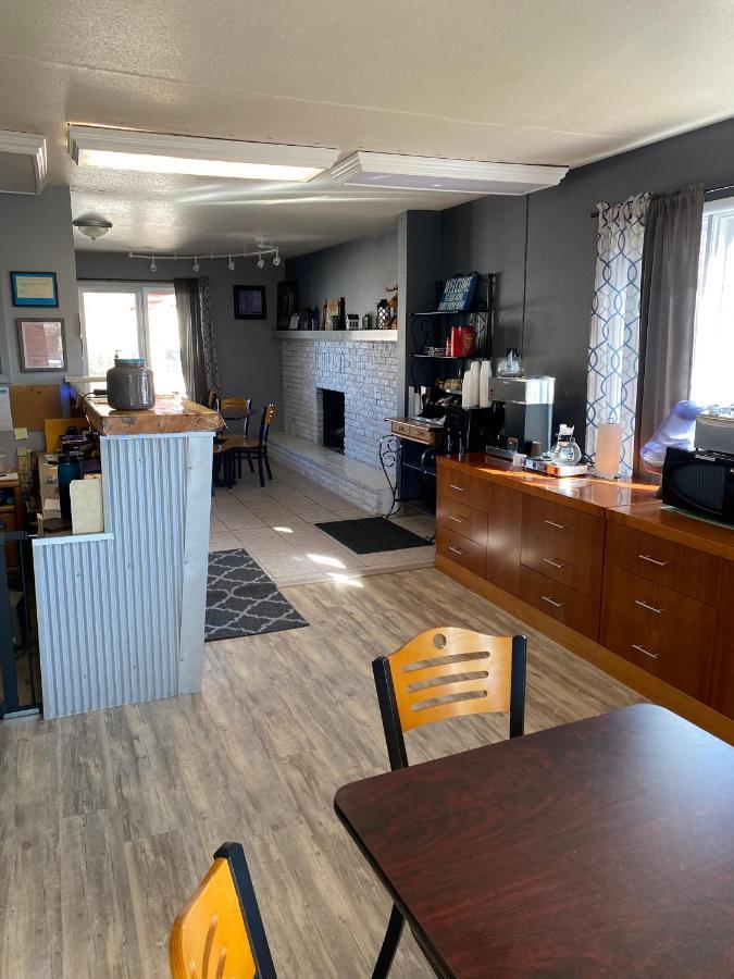 Deer Lodge Motel Sundance Eksteriør bilde