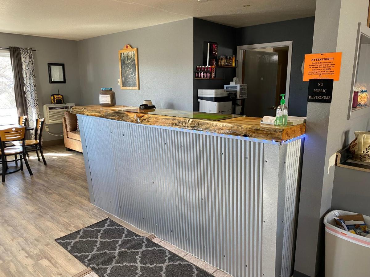 Deer Lodge Motel Sundance Eksteriør bilde
