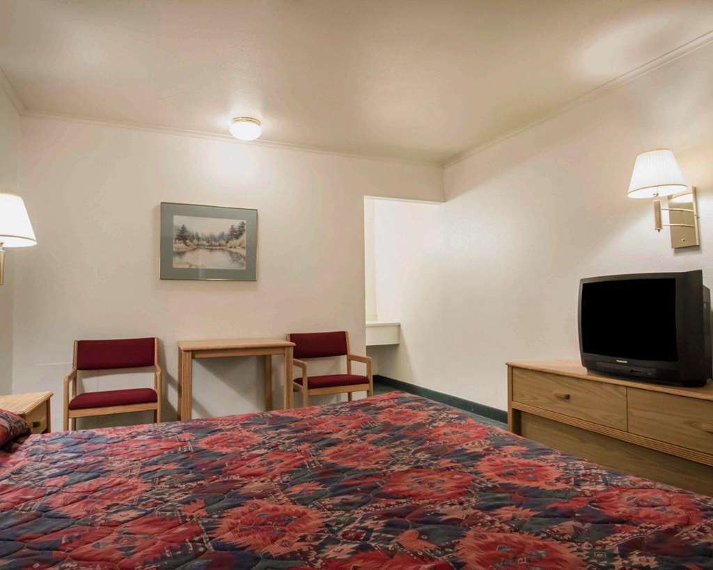 Deer Lodge Motel Sundance Rom bilde